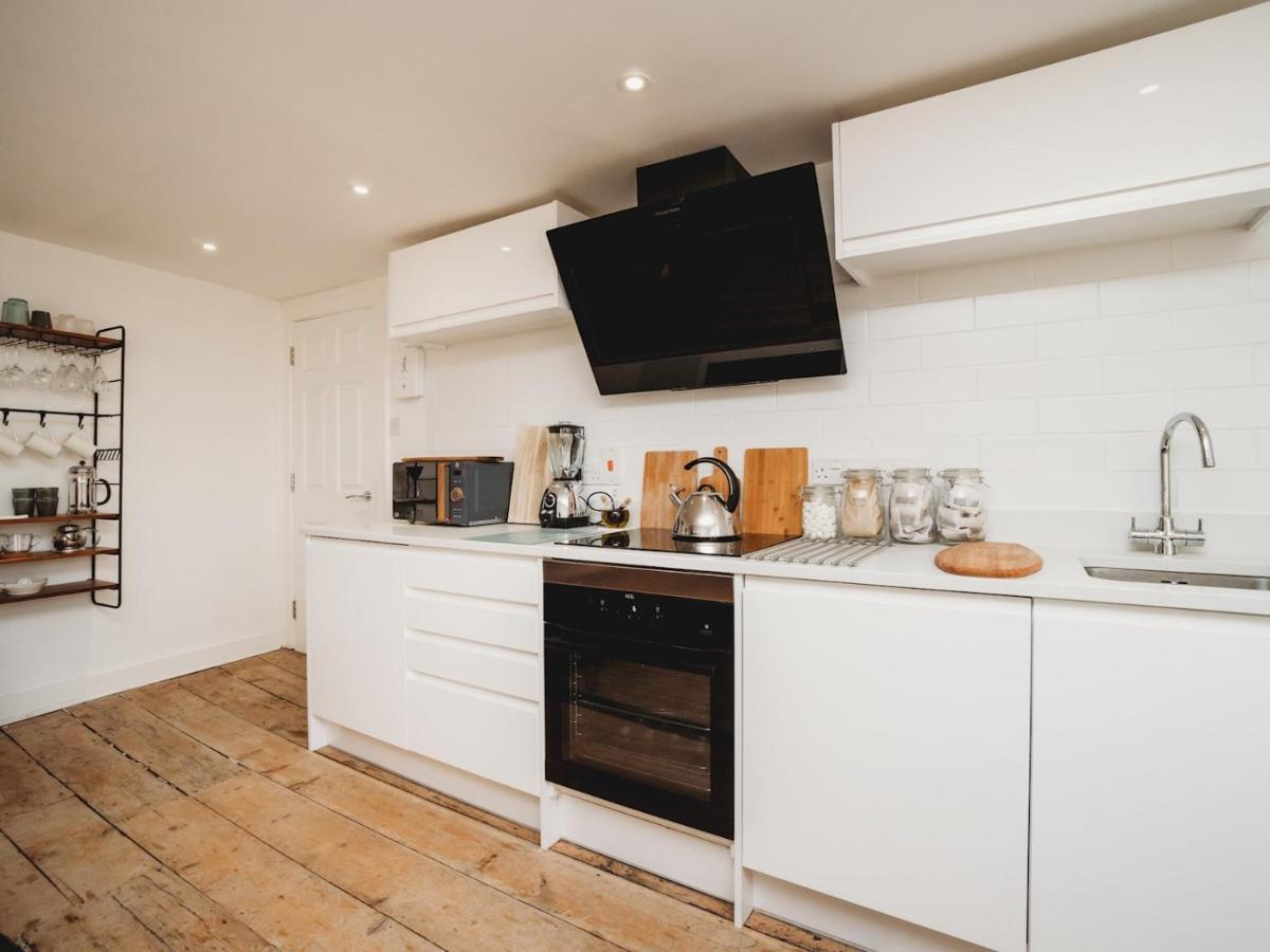 Pass The Keys Stylish 2 Bed Eco Flat In The Heart Of Bath Apartment Exterior foto