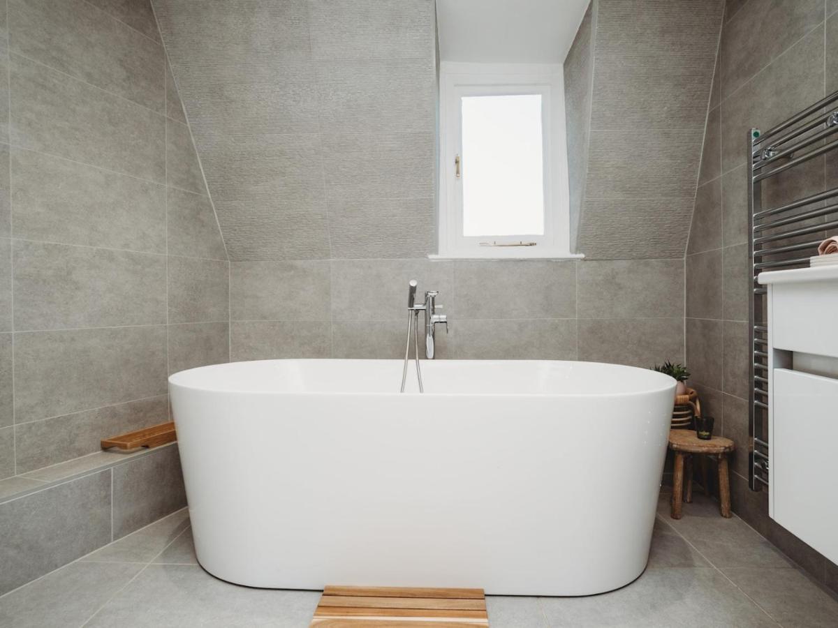Pass The Keys Stylish 2 Bed Eco Flat In The Heart Of Bath Apartment Exterior foto
