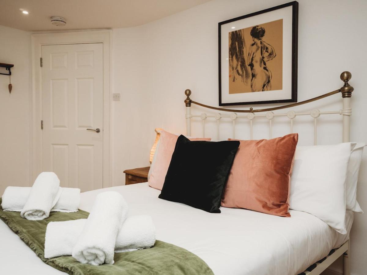 Pass The Keys Stylish 2 Bed Eco Flat In The Heart Of Bath Apartment Exterior foto