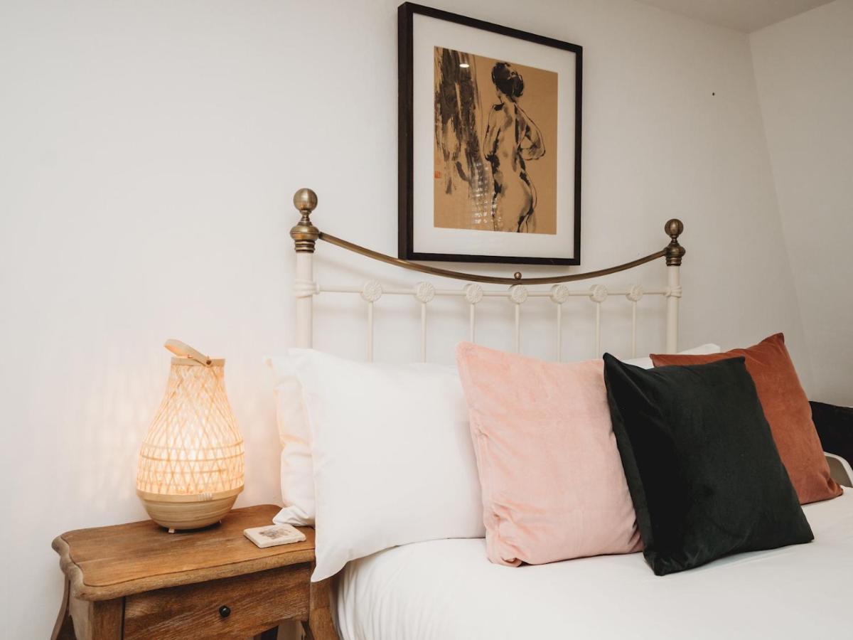 Pass The Keys Stylish 2 Bed Eco Flat In The Heart Of Bath Apartment Exterior foto