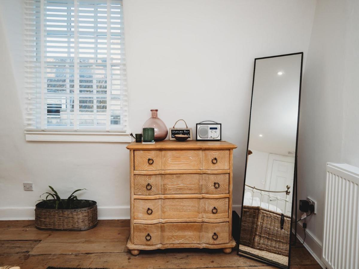 Pass The Keys Stylish 2 Bed Eco Flat In The Heart Of Bath Apartment Exterior foto