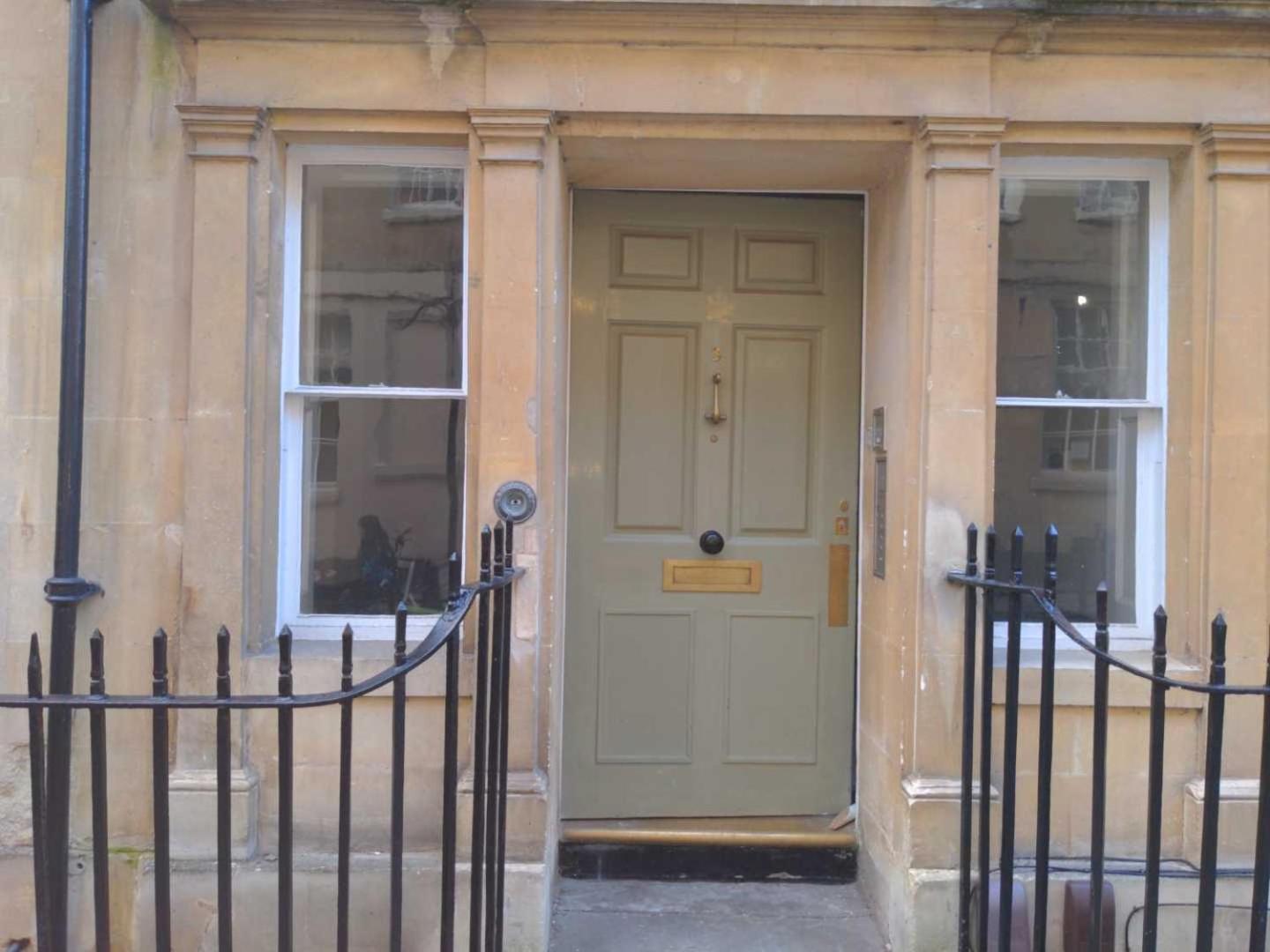 Pass The Keys Stylish 2 Bed Eco Flat In The Heart Of Bath Apartment Exterior foto